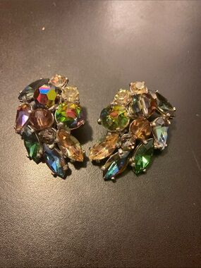 Multi color stone cop on earrings -